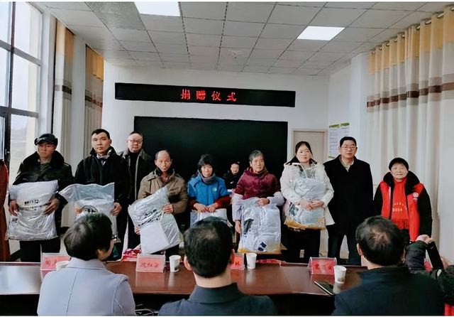 【专题报道】湖北武穴市慈善会：慈善升温，让大爱之花开遍港城大地！