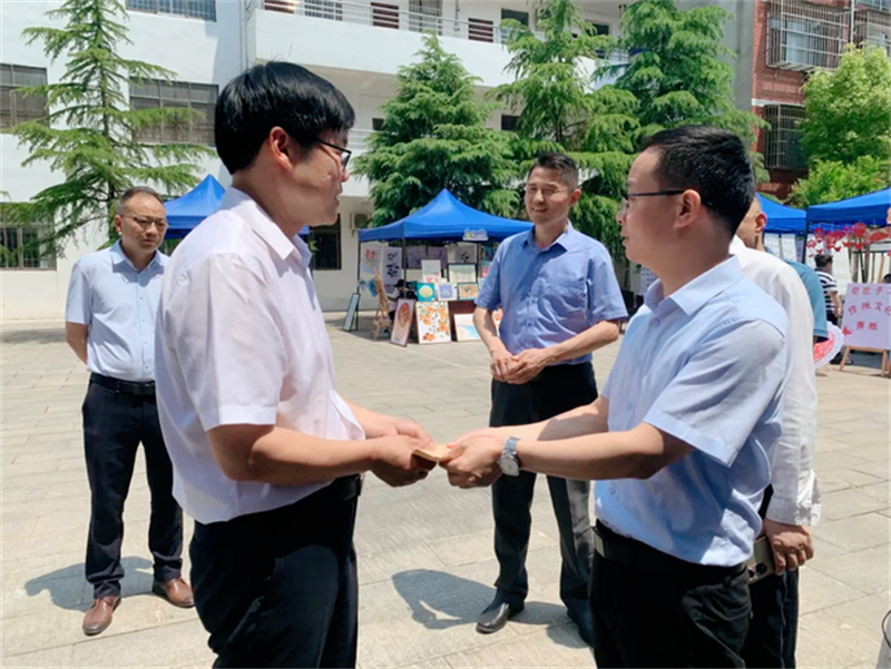 【今日黄冈】湖北武穴：李阜乔赴市特殊教育学校走访慰问